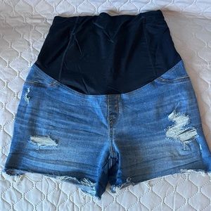 Isabel Maternity Ingrid & Isabel Midi Maternity Shorts